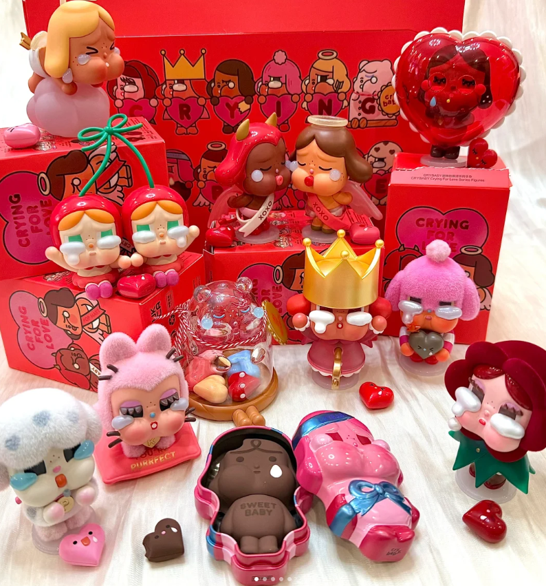 B10-12 CRYBABY 크라이베이비 러브 신 눈물 랜덤 피규어